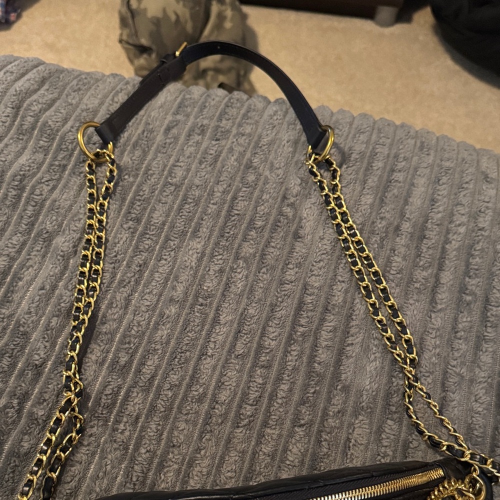 Luxury Black Quilted Chain Bag Never used - Picture 3 of 5